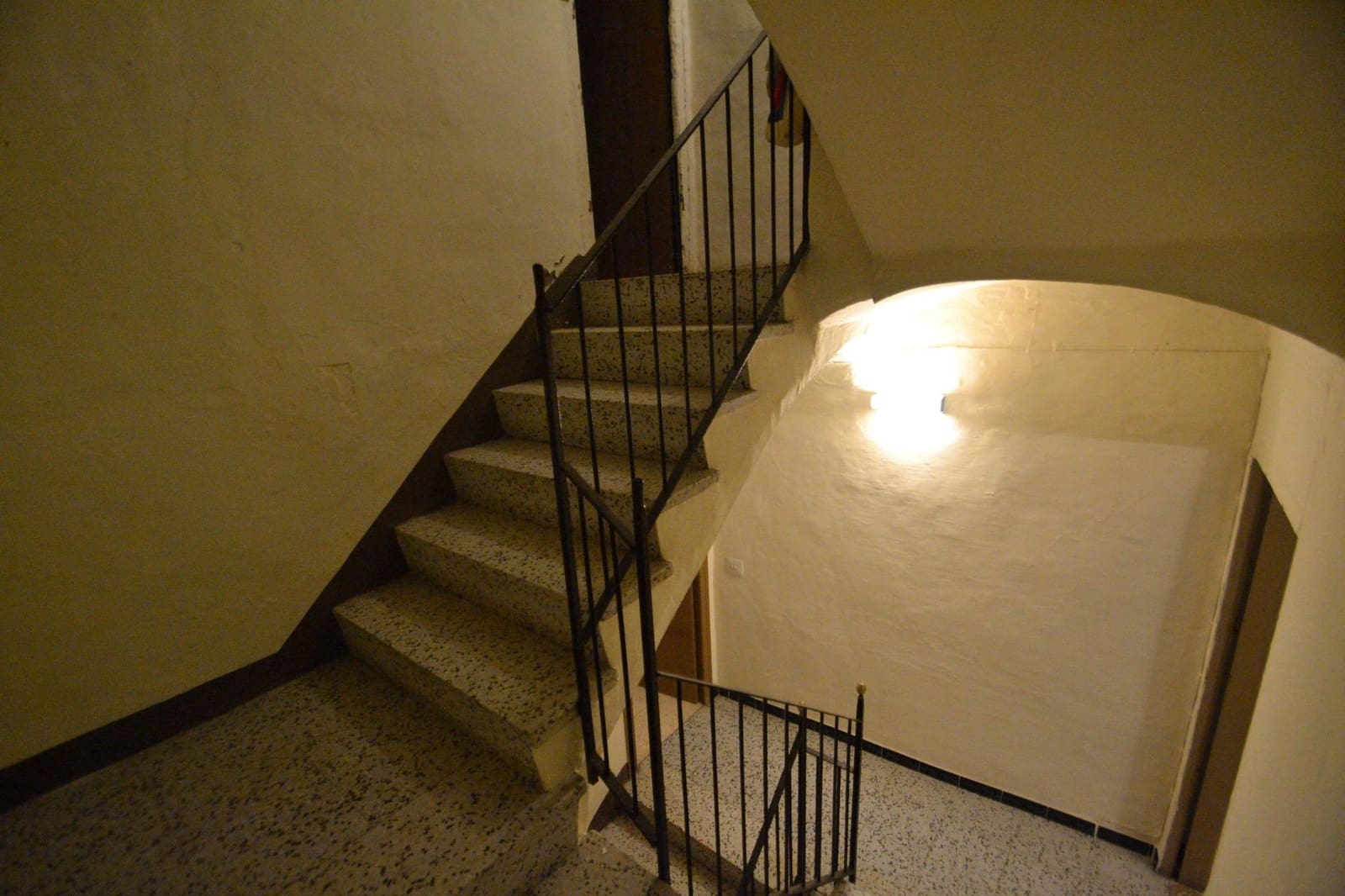 6 soveværelse Rækkehus til salg i Ulldecona med garage - € 60.000 (Ref: 8841246)