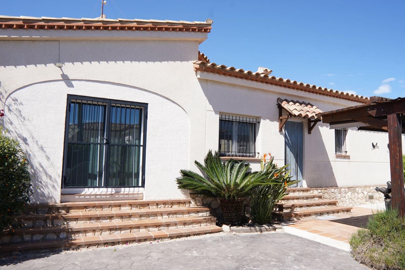 3 slaapkamer Villa te koop in Deltebre met zwembad - € 325.000 (Ref: 8946832)