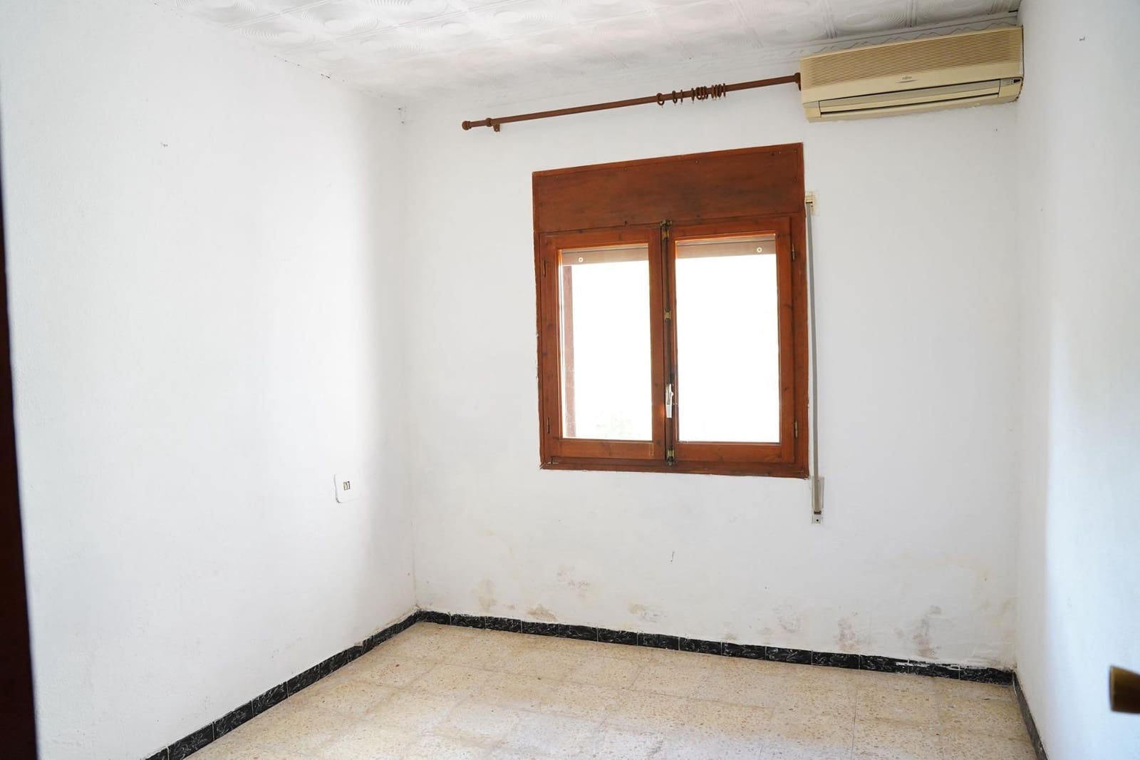 Ruina na sprzedaż w Deltebre - 85 000 € (Ref: 8961573)