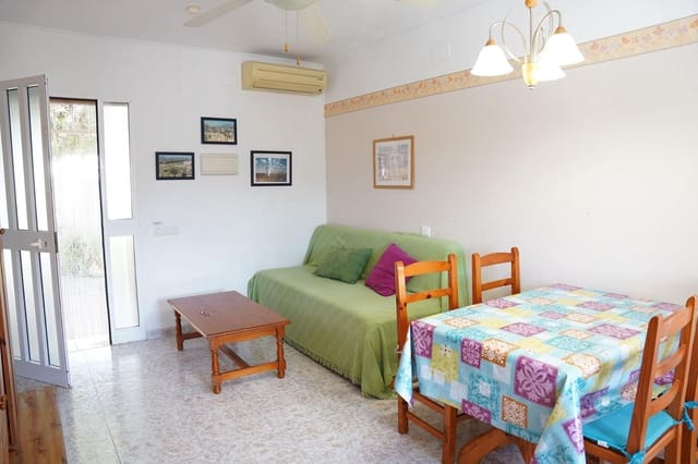 4 bedroom Villa for sale in Deltebre with pool - € 240,000 (Ref: 8980220)