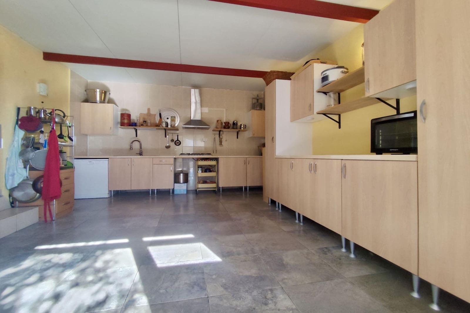 8 soveværelse Finca/Landehus til salg i L'Aldea - € 650.000 (Ref: 9114087)