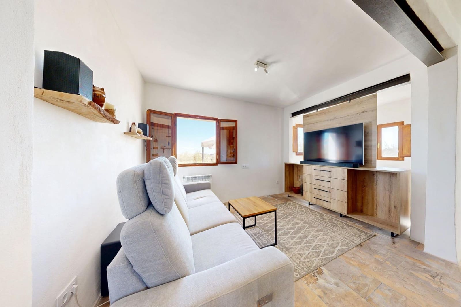 8 soveværelse Finca/Landehus til salg i L'Aldea - € 650.000 (Ref: 9114087)