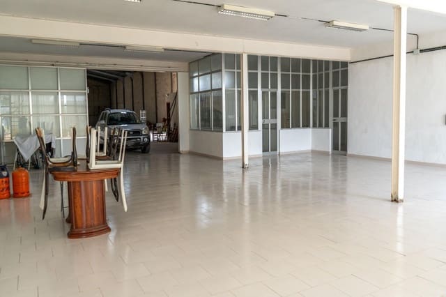 Local Comercial en Deltebre en venta - 350.000 € (Ref: 9183648)