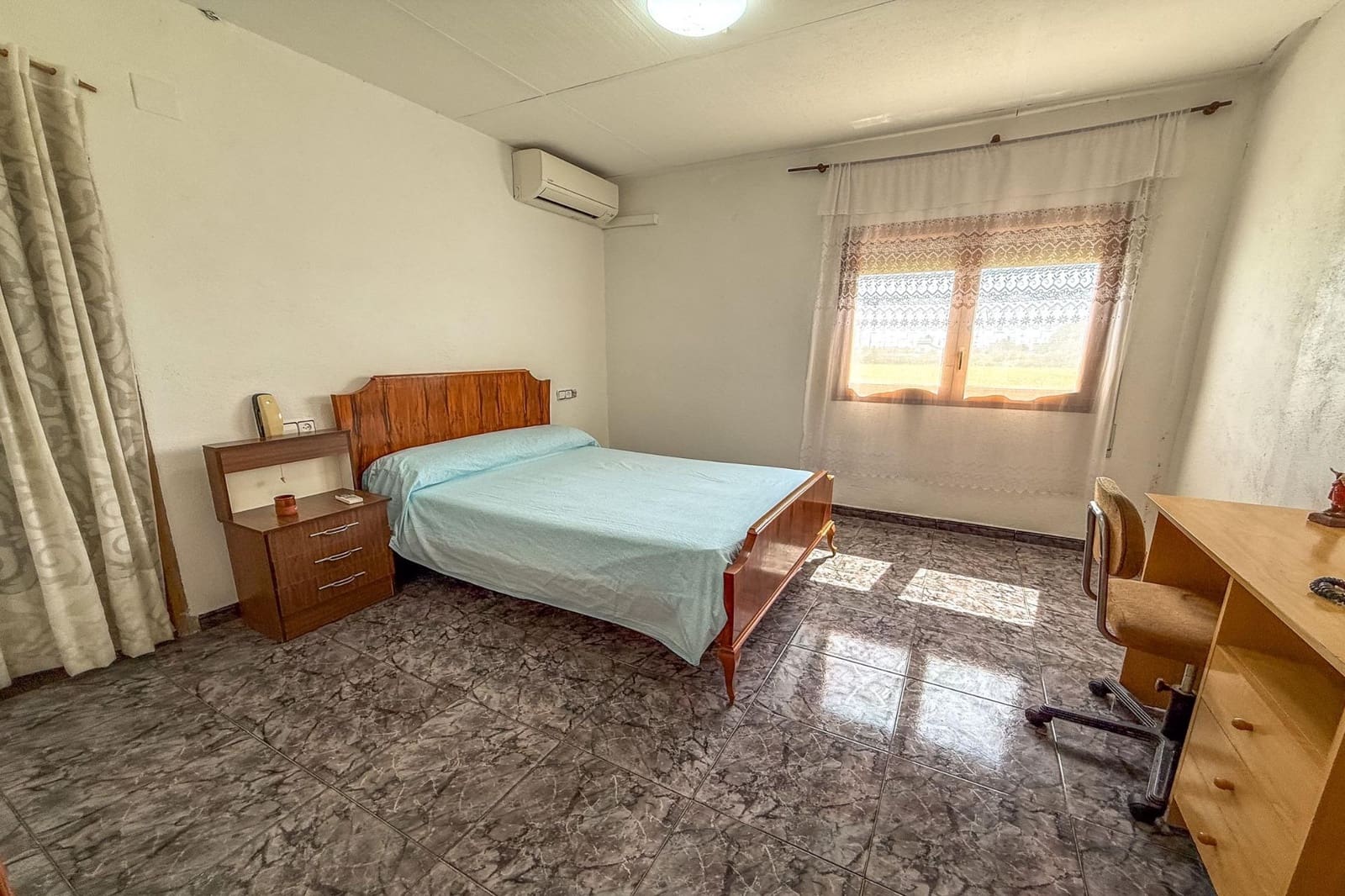 Kommersiell til salgs i Deltebre - € 350 000 (Ref: 9183648)