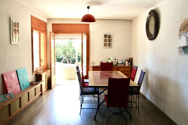 4 bedroom Villa for sale in El Perelló with garage - € 520,000 (Ref: 9192309)