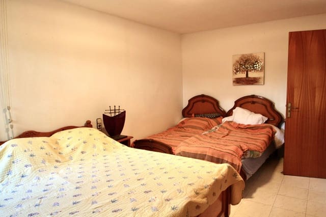 4 bedroom Villa for sale in El Perelló with garage - € 520,000 (Ref: 9192309)