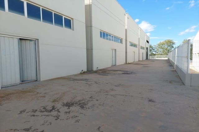 Business for rent in Amposta with pool - € 1,500 (Ref: 9247253)