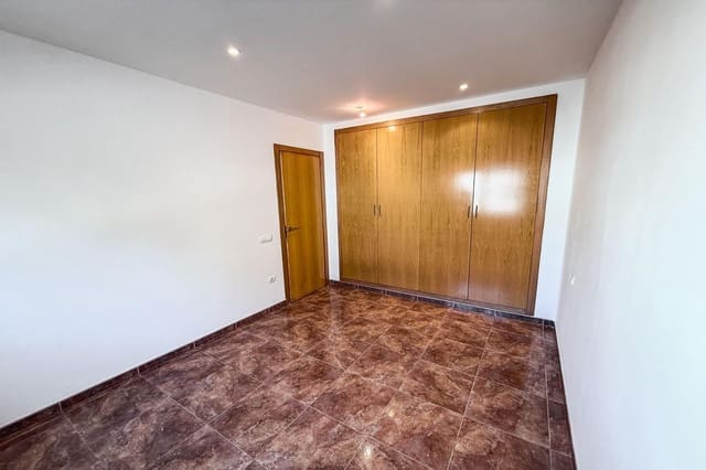 3 soverom Hus til salgs i Deltebre med garasje - € 125 000 (Ref: 9276318)