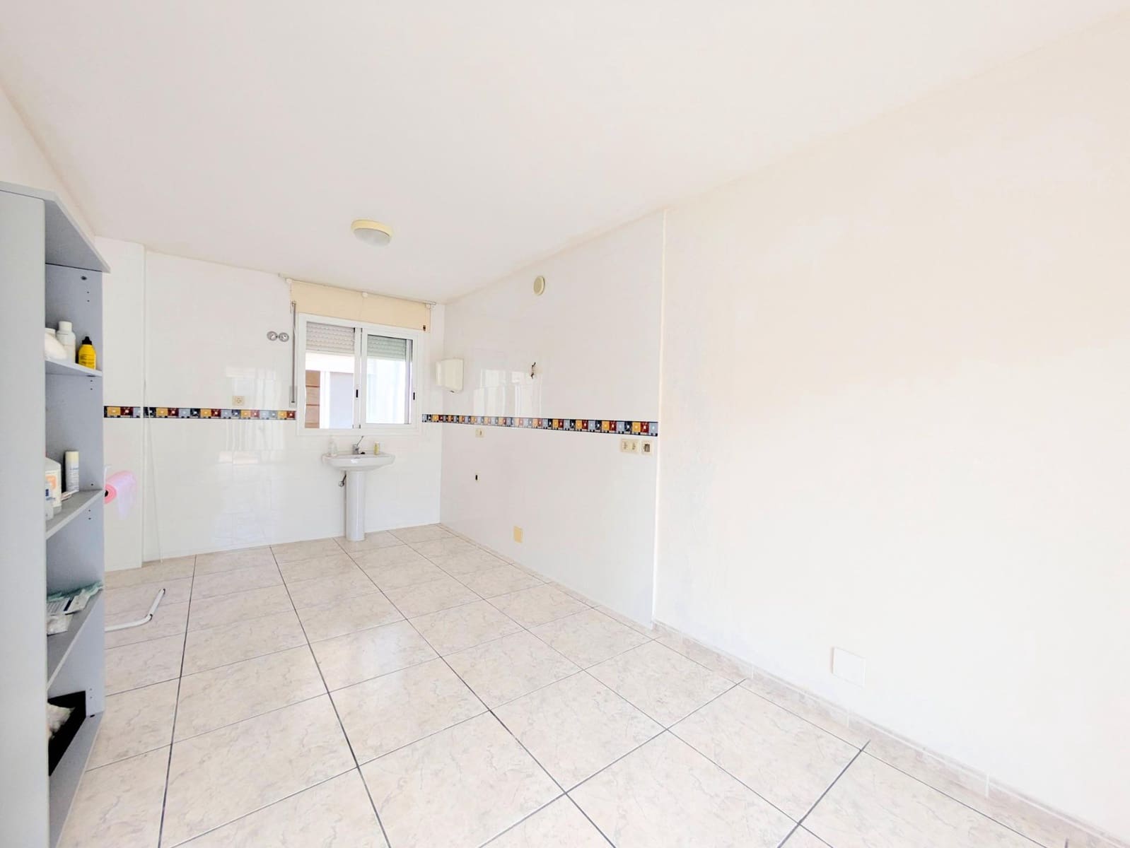 12 soveværelse Erhverv til salg i Sant Carles de la Rapita - € 530.000 (Ref: 9282188)