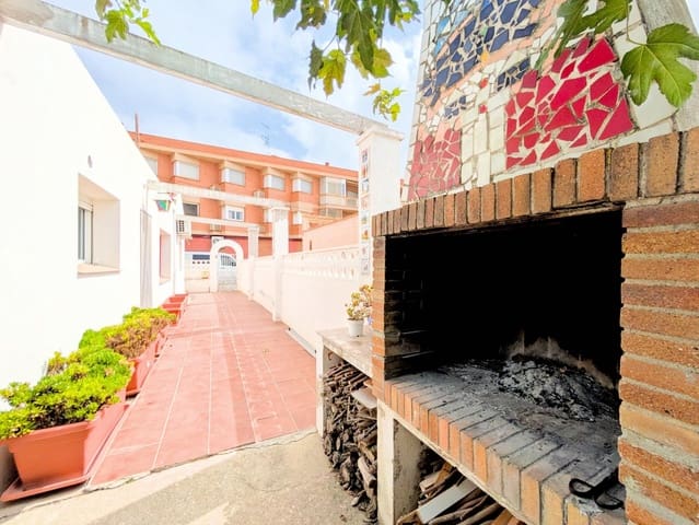 3 bedroom Bungalow for sale in Deltebre with garage - € 213,000 (Ref: 9282189)