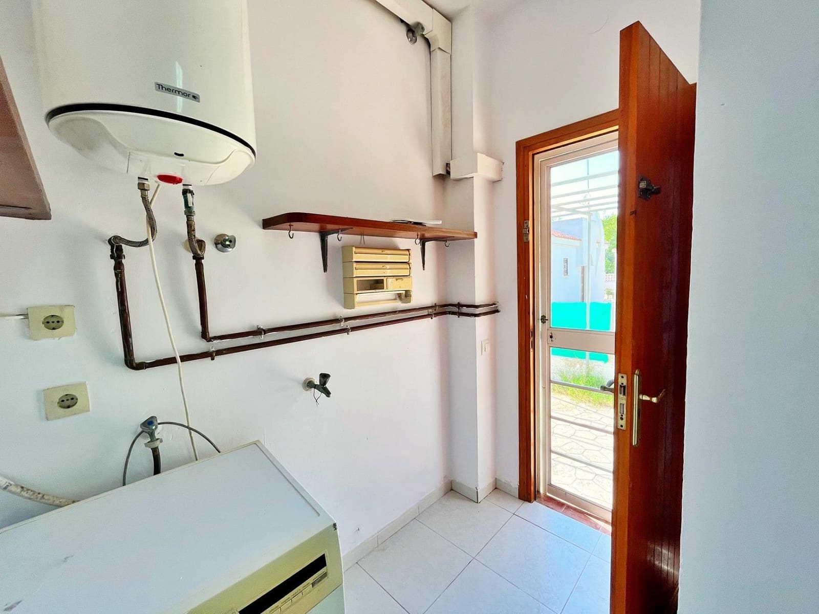 4 bedroom Villa for sale in Deltebre - € 220,000 (Ref: 9294376)