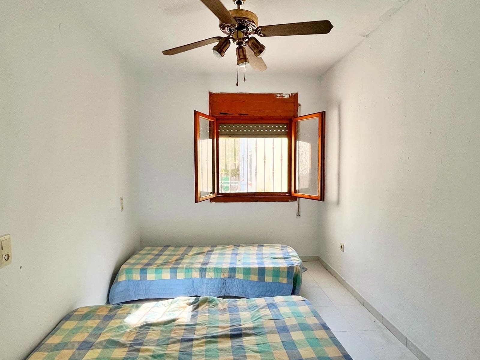 4 bedroom Villa for sale in Deltebre - € 220,000 (Ref: 9294376)