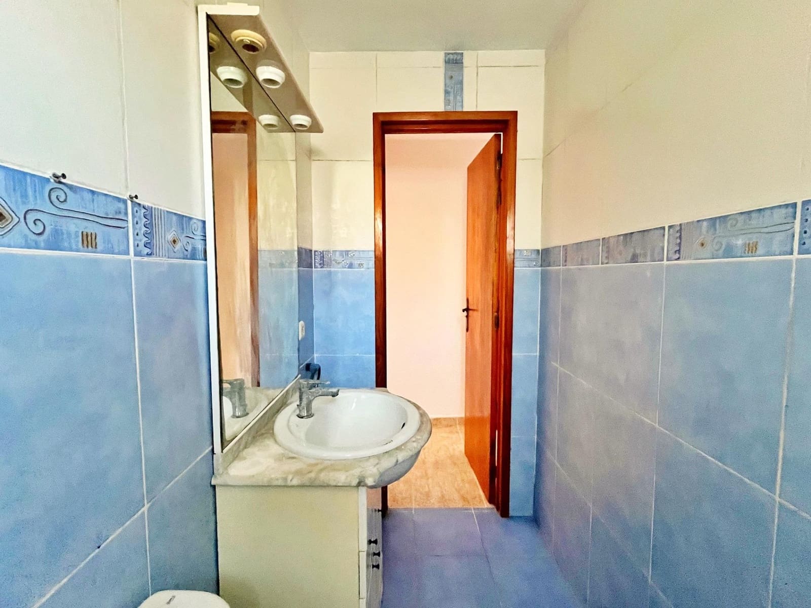 4 bedroom Villa for sale in Deltebre - € 220,000 (Ref: 9294376)