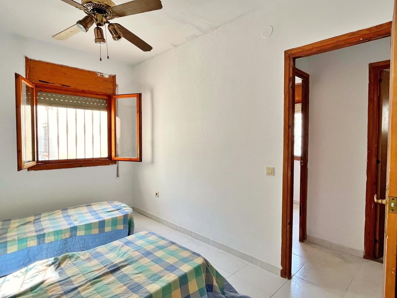 4 bedroom Villa for sale in Deltebre - € 220,000 (Ref: 9294376)