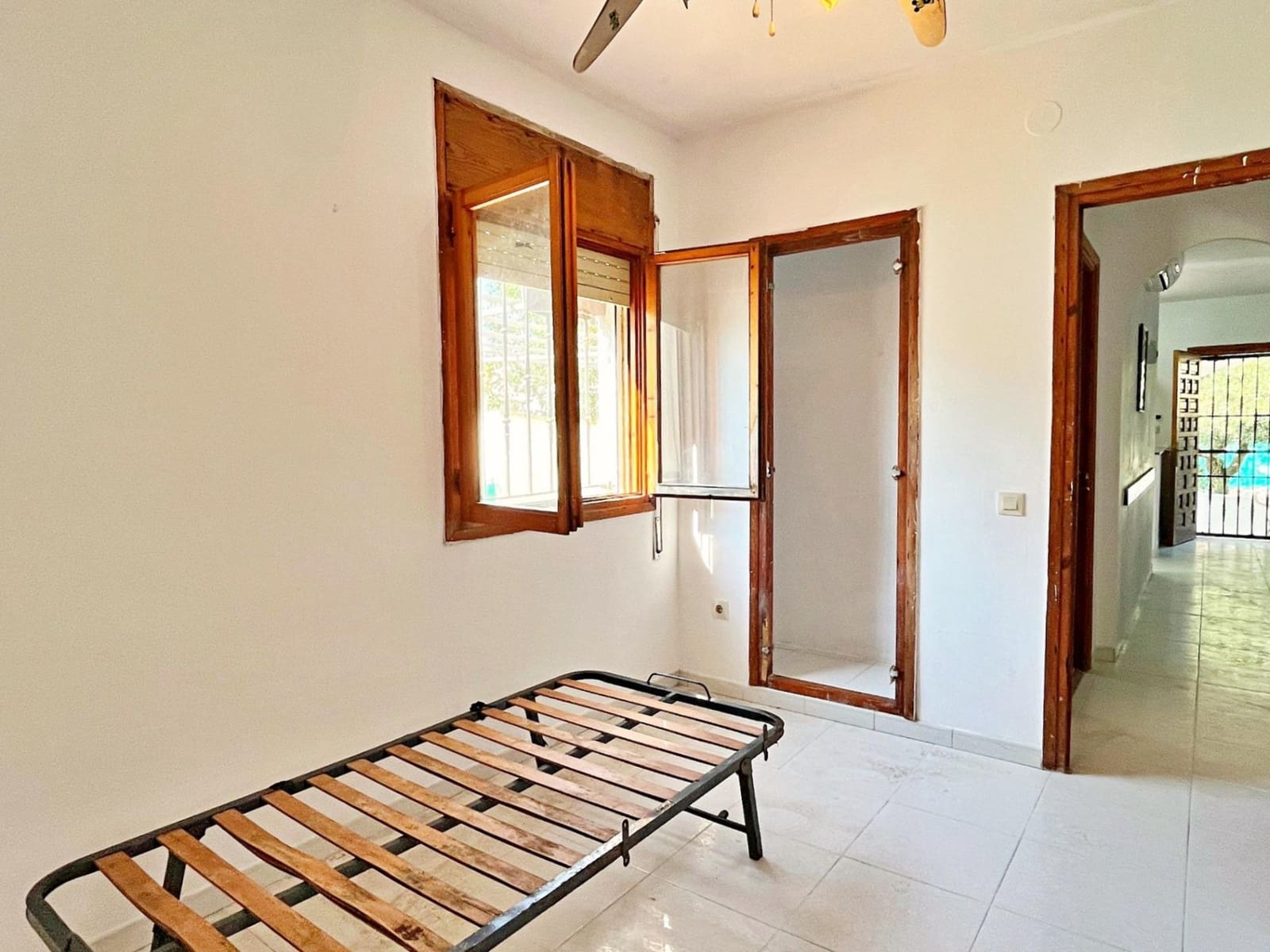 4 bedroom Villa for sale in Deltebre - € 220,000 (Ref: 9294376)