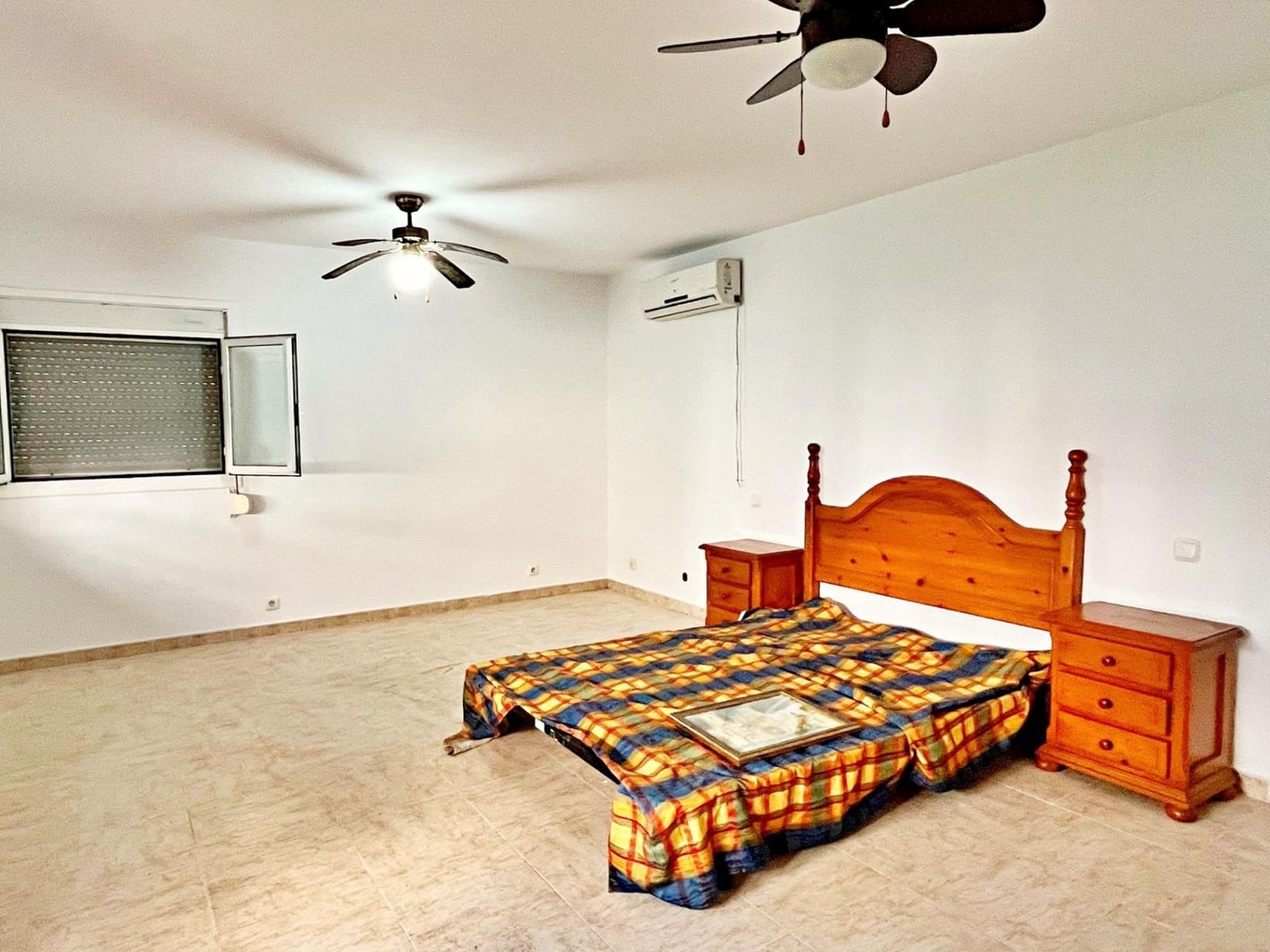 4 bedroom Villa for sale in Deltebre - € 220,000 (Ref: 9294376)