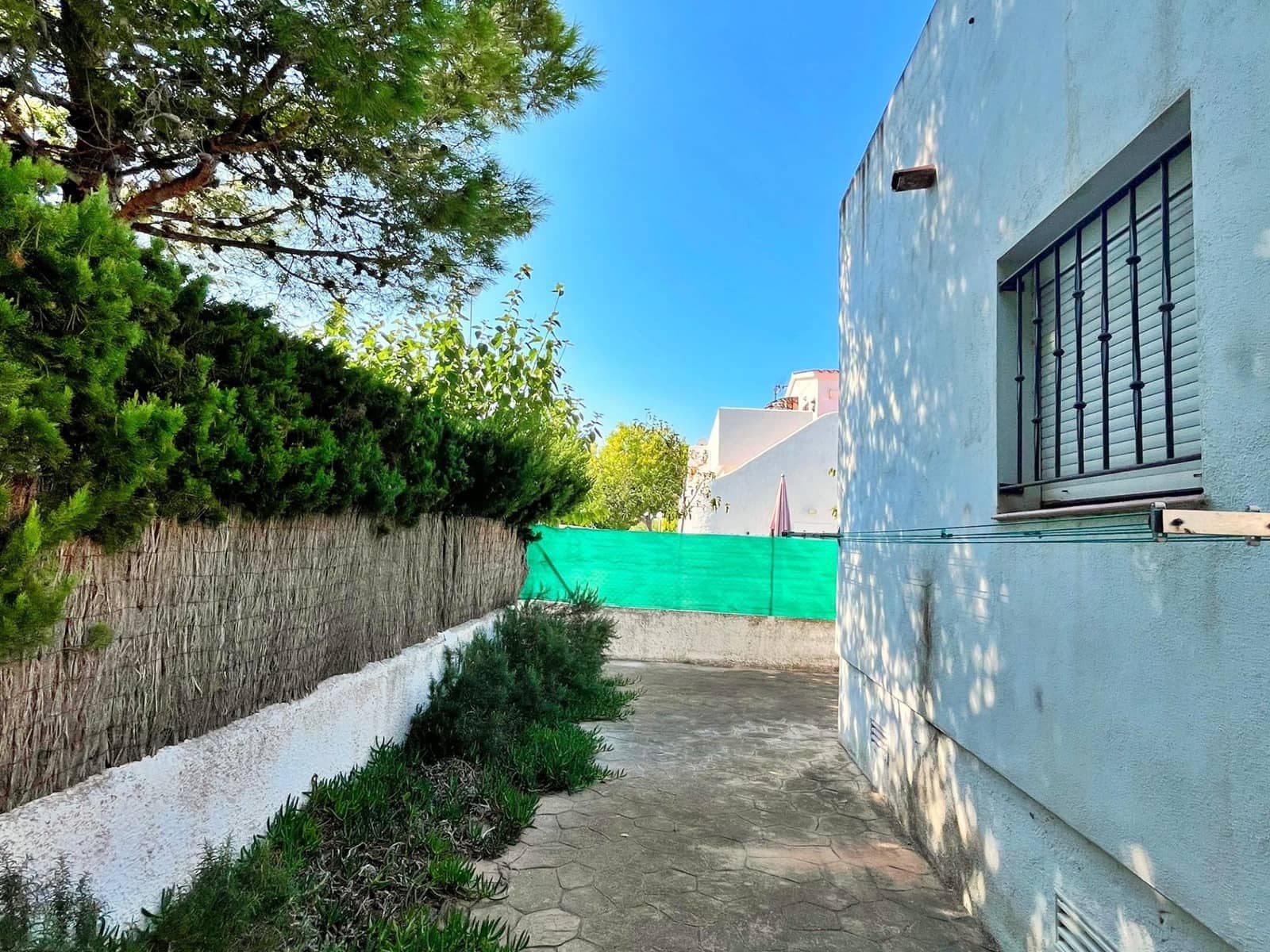 4 bedroom Villa for sale in Deltebre - € 220,000 (Ref: 9294376)