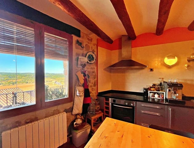 4 bedroom Townhouse for sale in Arnes with garage - € 320,000 (Ref: 9373989)