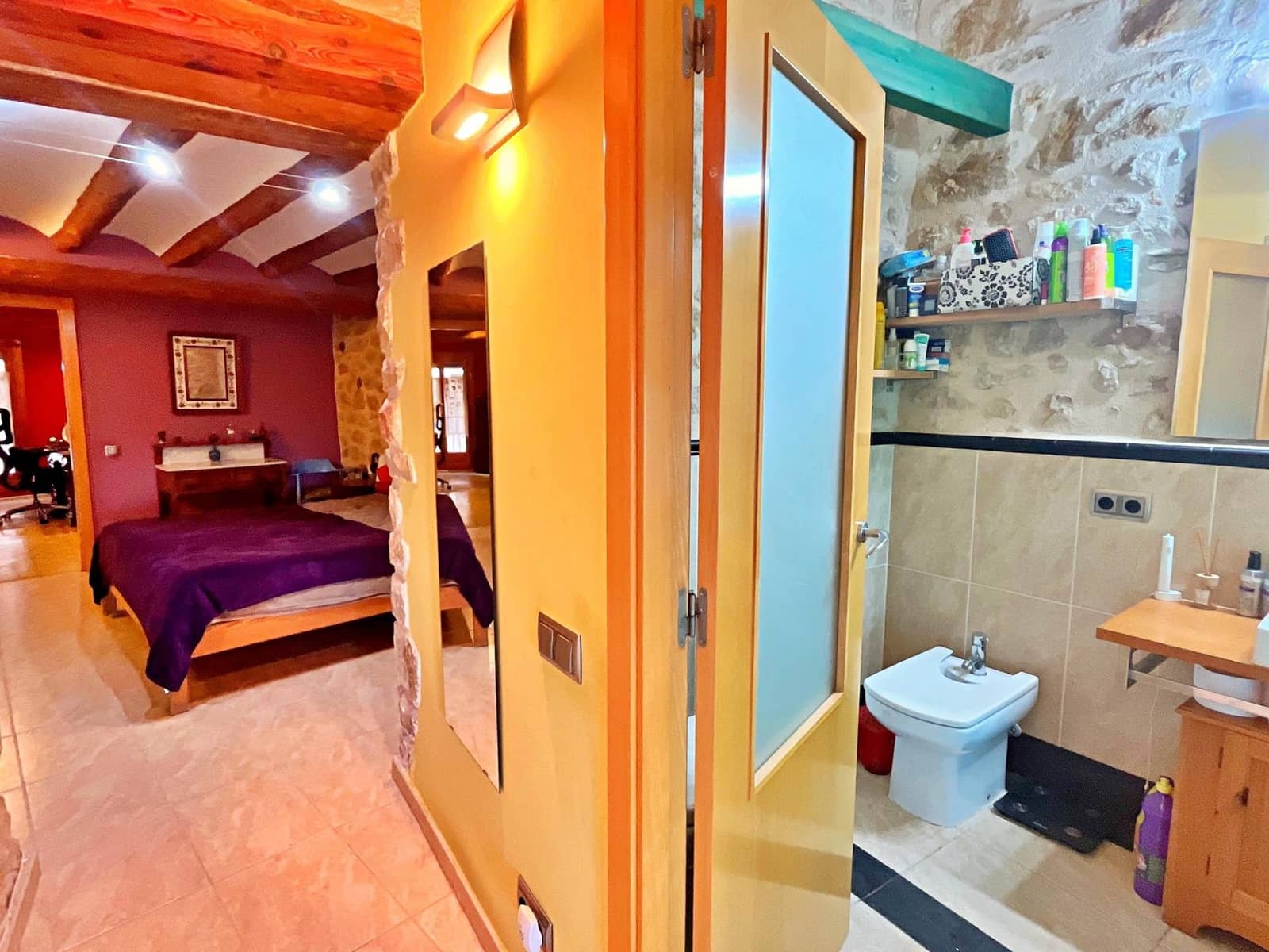 4 slaapkamer Huis te koop in Arnes met garage - € 320.000 (Ref: 9373989)