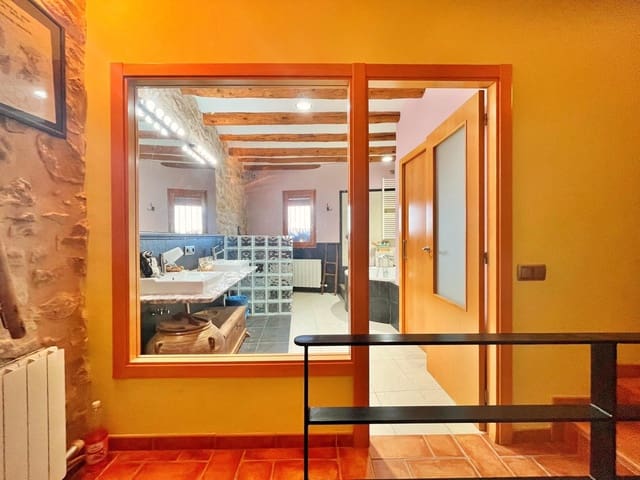 4 bedroom Townhouse for sale in Arnes with garage - € 320,000 (Ref: 9373989)