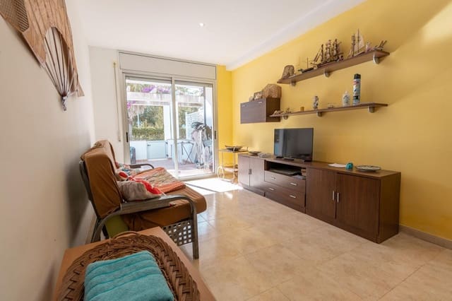 2 bedroom Townhouse for sale in Amposta with pool - € 159,000 (Ref: 9385593)