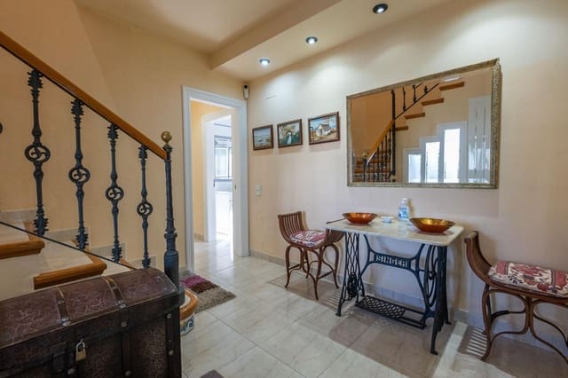 4 sovrum Villa till salu i Deltebre med pool - 590 000 € (Ref: 9415916)