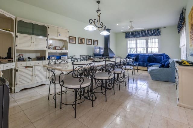 4 sovrum Villa till salu i Deltebre med pool - 590 000 € (Ref: 9415916)