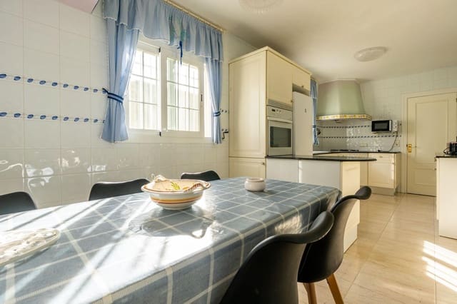 4 sovrum Villa till salu i Deltebre med pool - 590 000 € (Ref: 9415916)