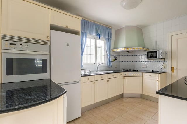 4 sovrum Villa till salu i Deltebre med pool - 590 000 € (Ref: 9415916)