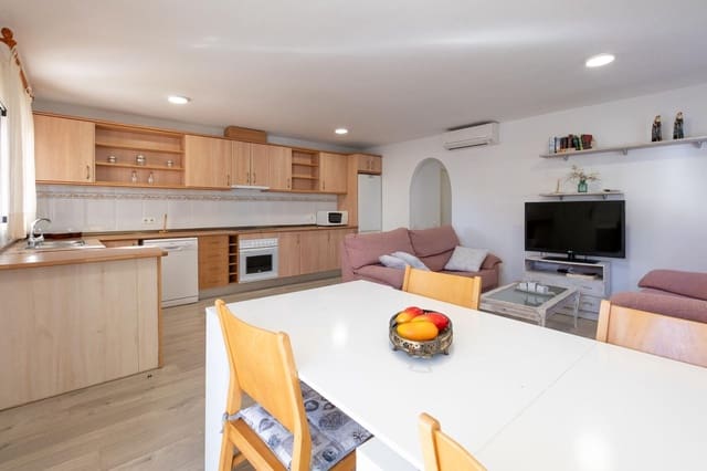 3 makuuhuone Huvila myytävänä paikassa Deltebre mukana uima-altaan - 335 000 € (Ref: 9449158)