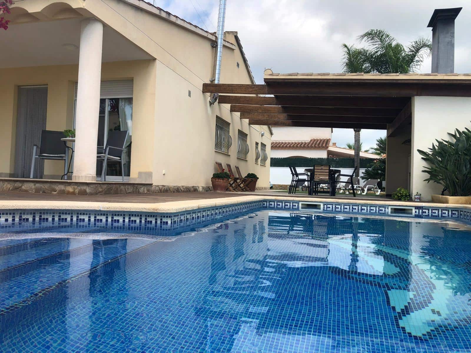 3 bedroom Villa for sale in Deltebre with pool - € 335,000 (Ref: 9449158)