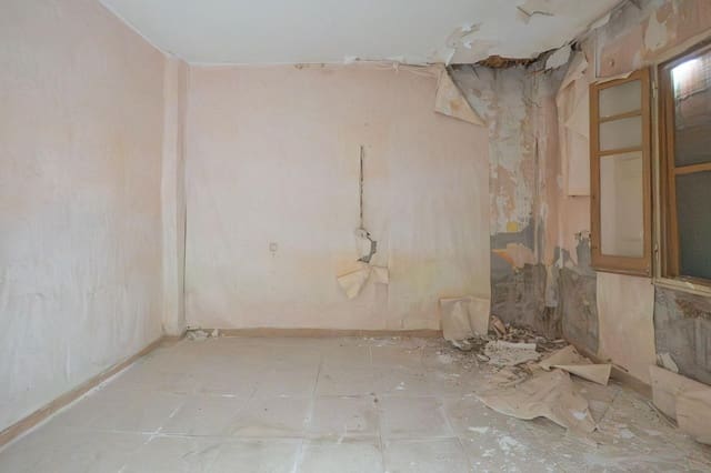 Raunio myytävänä paikassa Deltebre - 39 000 € (Ref: 9555825)