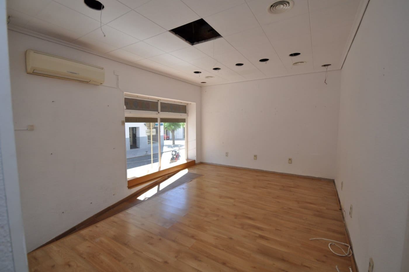 Commercieel te huur in Sant Carles de la Rapita - € 390 (Ref: 9574624)