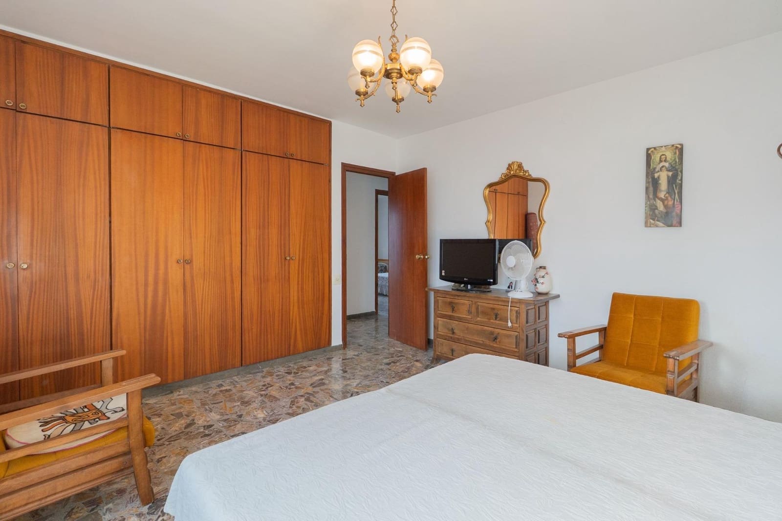 5 bedroom Villa for sale in Deltebre with garage - € 325,000 (Ref: 9599523)