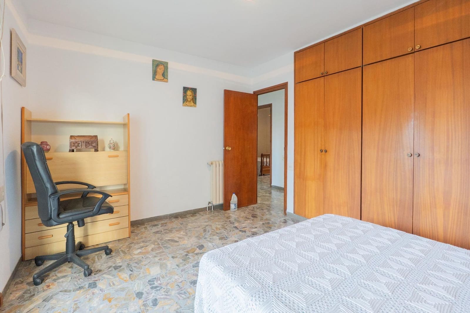 5 bedroom Villa for sale in Deltebre with garage - € 325,000 (Ref: 9599523)
