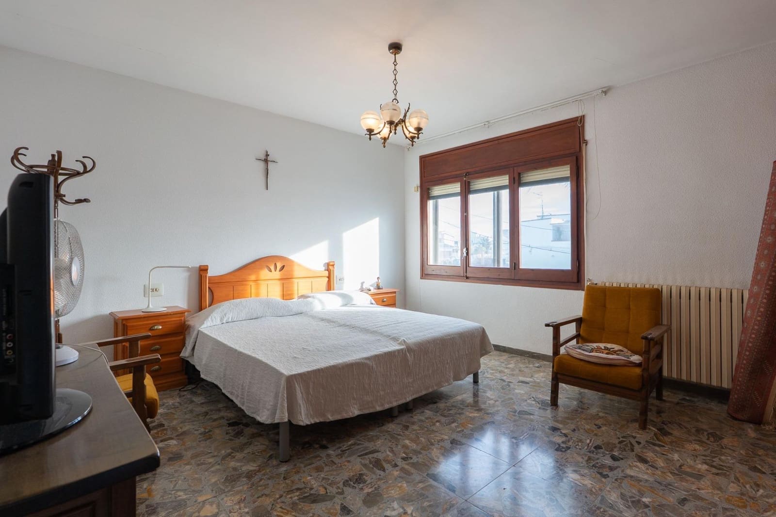5 bedroom Villa for sale in Deltebre with garage - € 325,000 (Ref: 9599523)