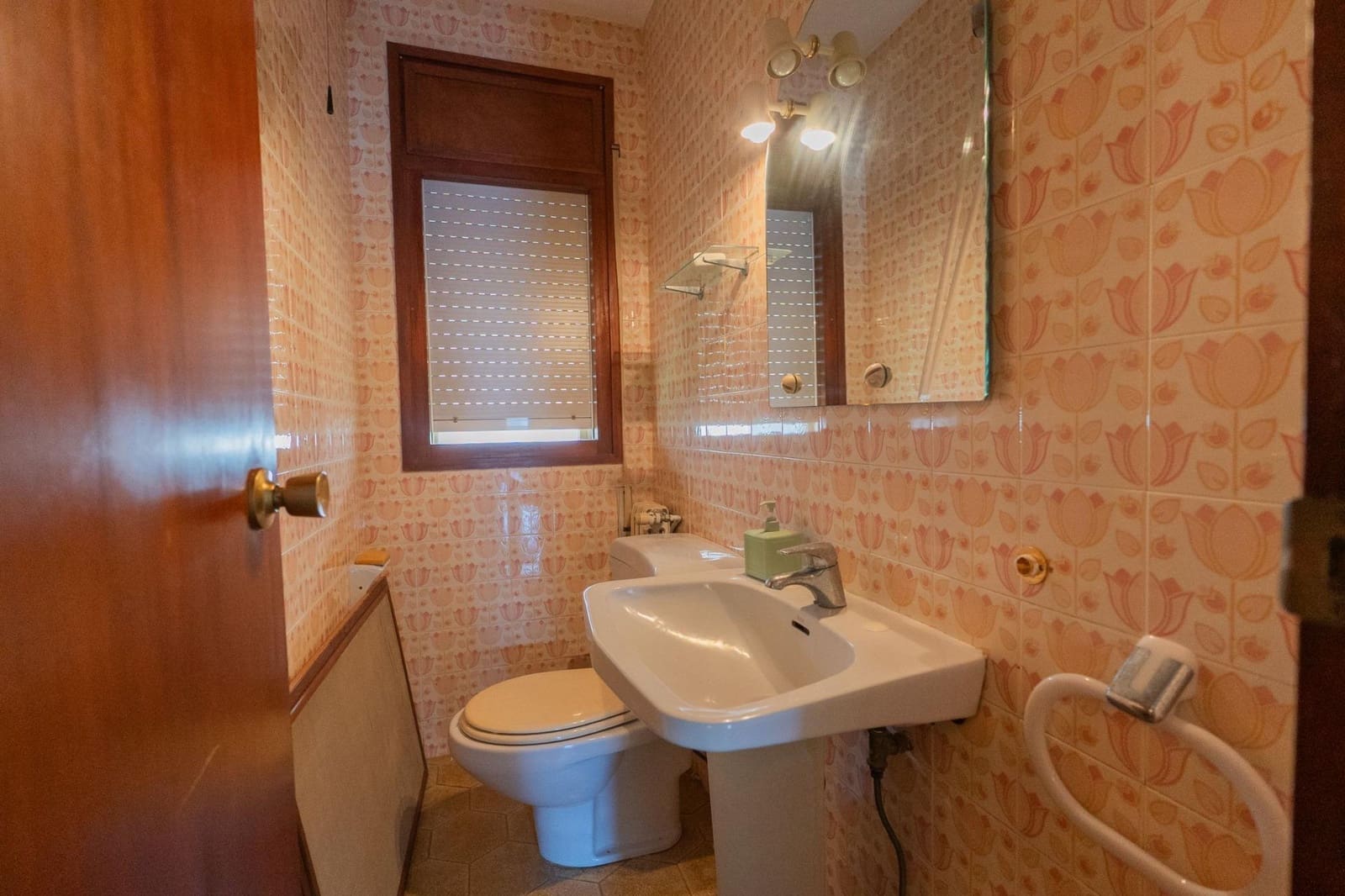 5 bedroom Villa for sale in Deltebre with garage - € 325,000 (Ref: 9599523)