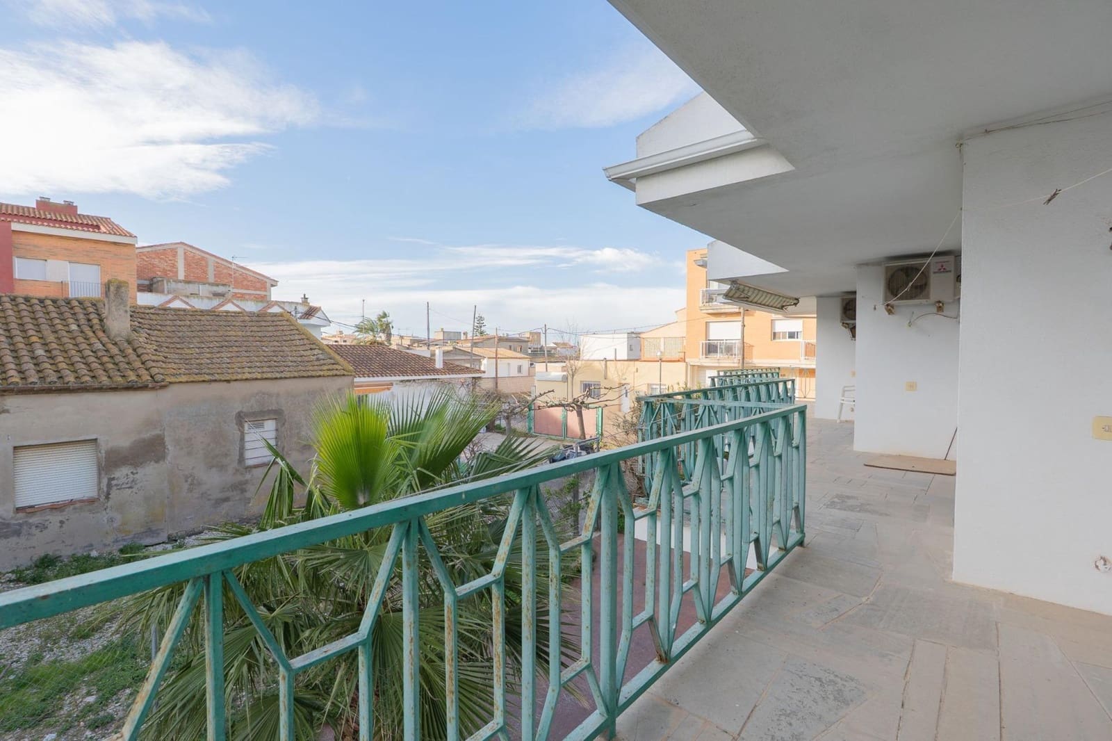 5 bedroom Villa for sale in Deltebre with garage - € 325,000 (Ref: 9599523)