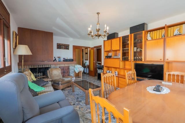 5 Zimmer Villa zu verkaufen in Deltebre mit Garage - 325.000 € (Ref: 9599523)