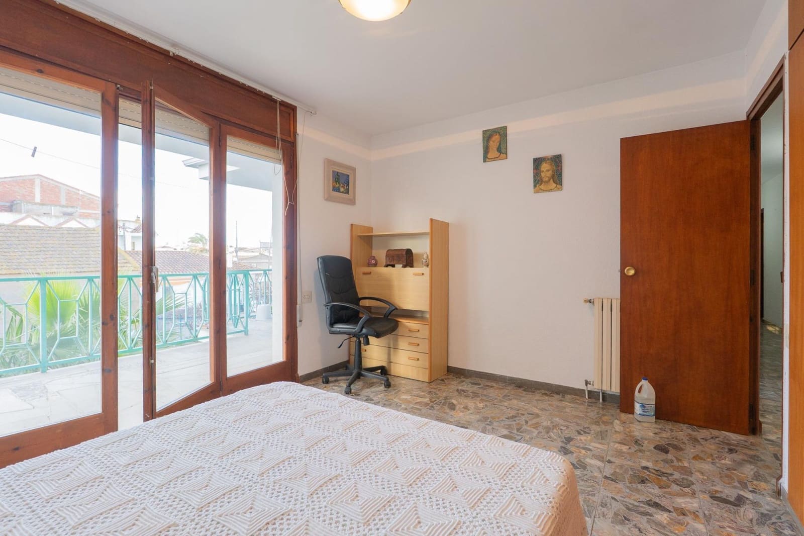 5 bedroom Villa for sale in Deltebre with garage - € 325,000 (Ref: 9599523)