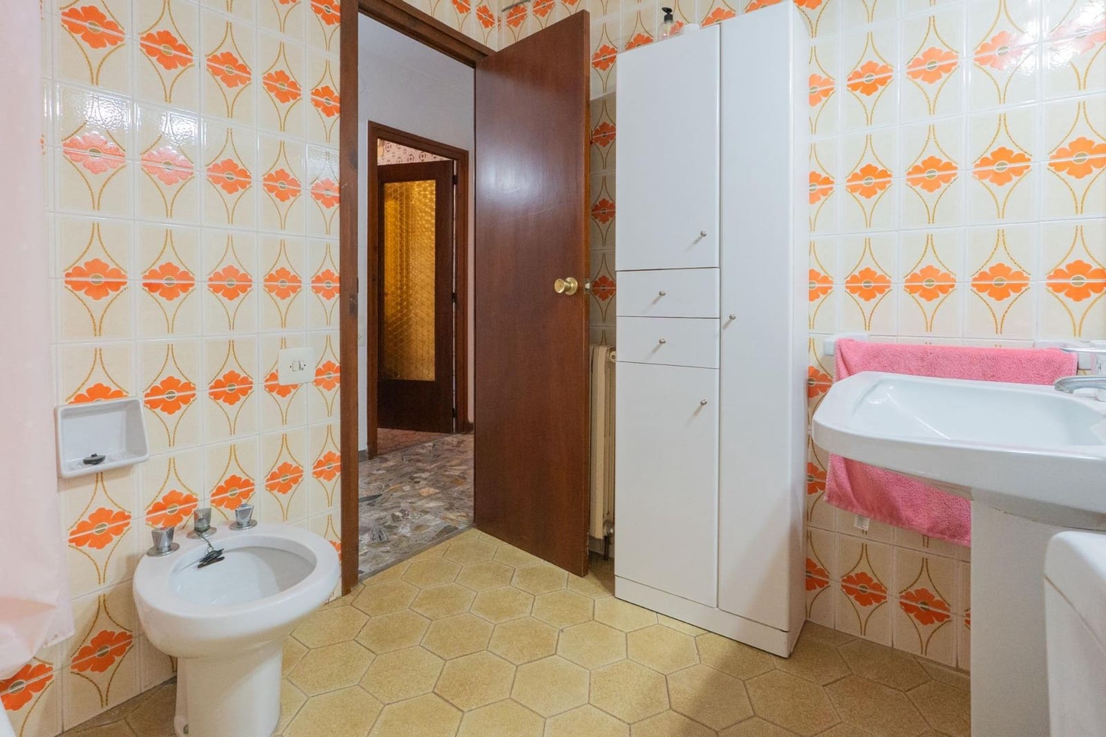 5 bedroom Villa for sale in Deltebre with garage - € 325,000 (Ref: 9599523)