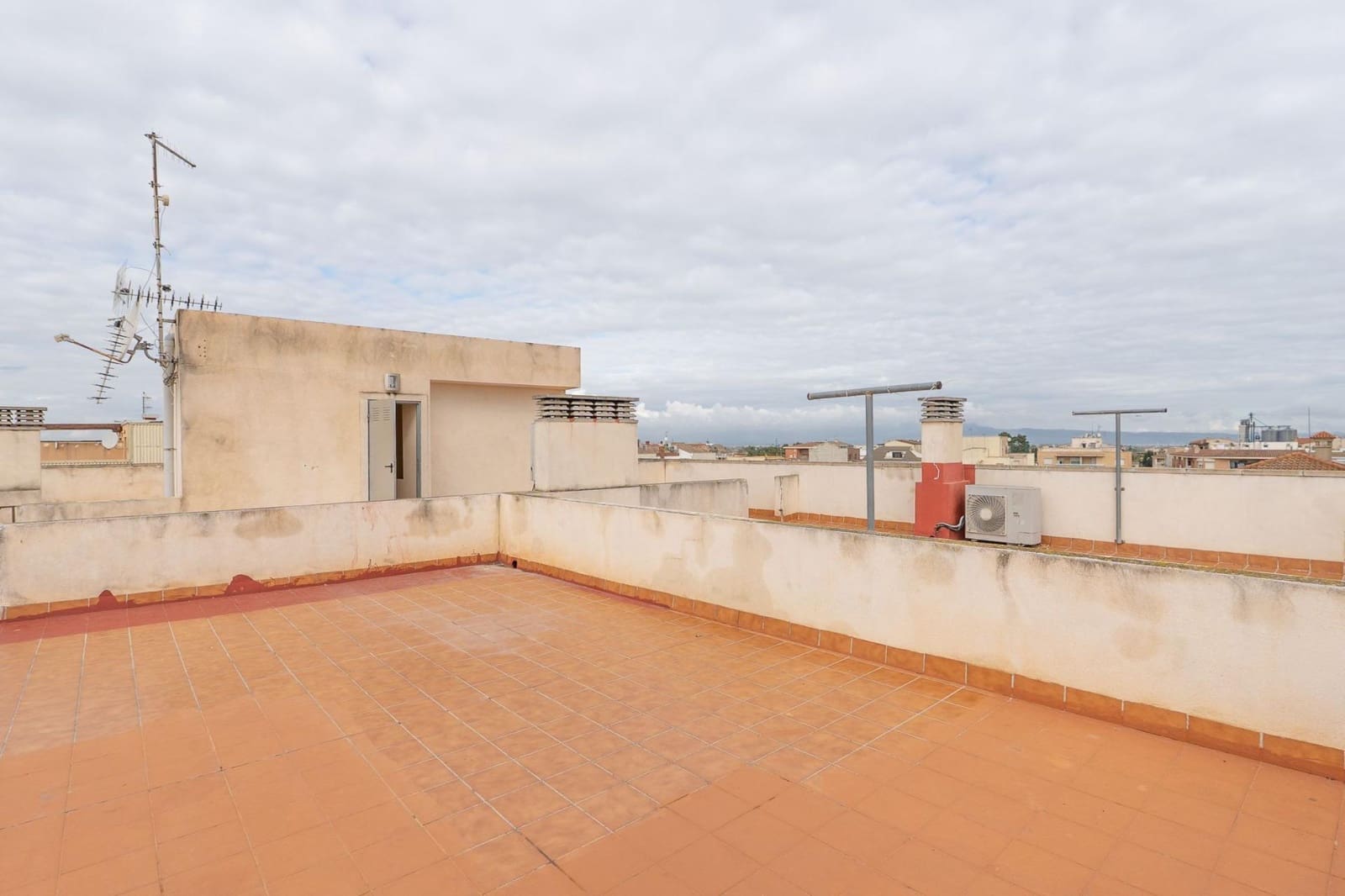 Piso de 2 habitaciones en Deltebre en venta - 100.000 € (Ref: 9677464)