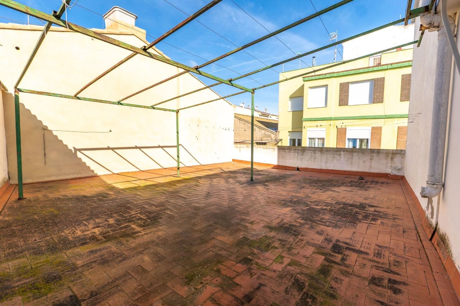 4 bedroom Townhouse for sale in Sant Jaume d'Enveja - € 145,000 (Ref: 9684116)