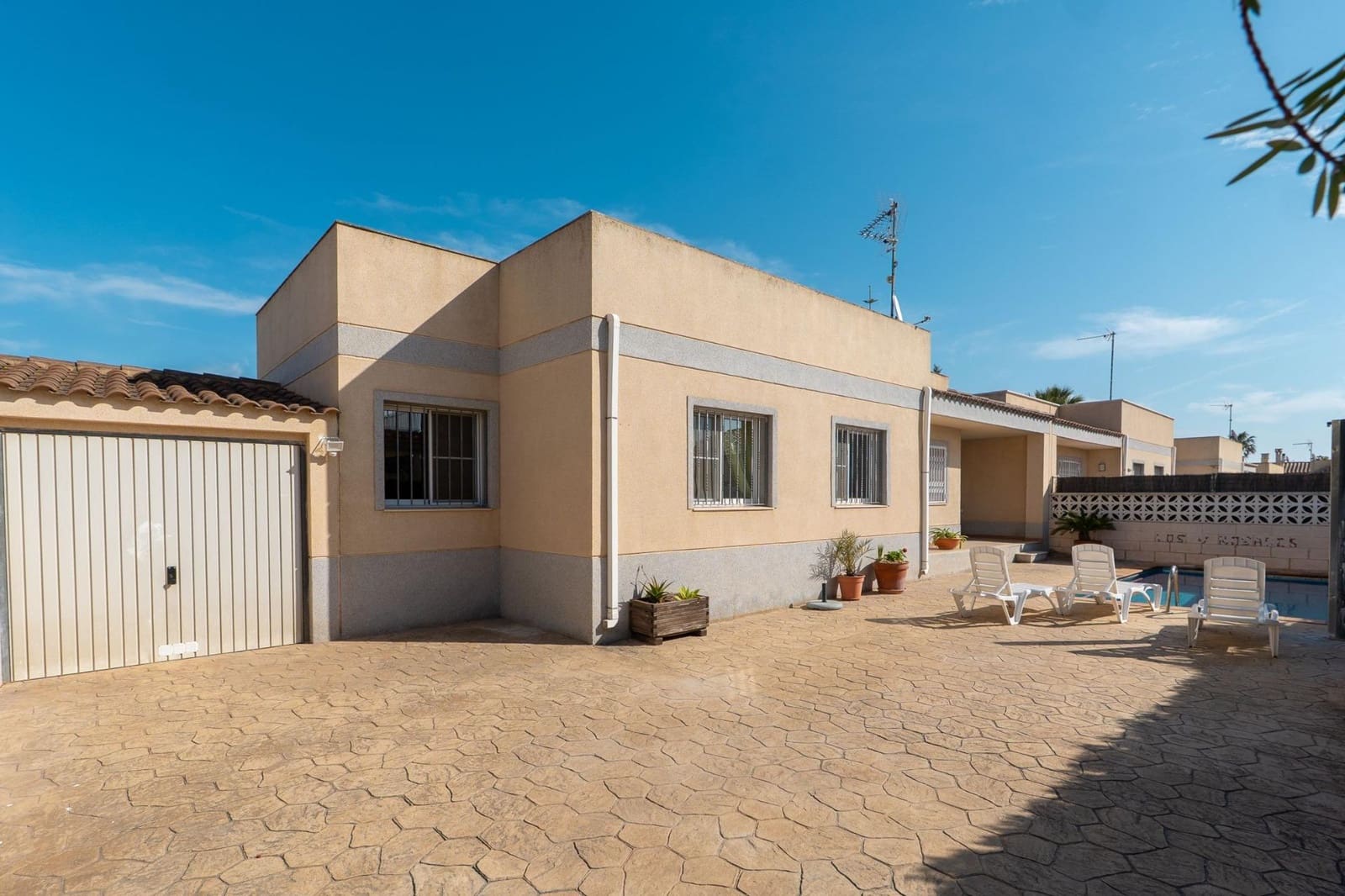 3 bedroom Villa for sale in Deltebre with pool - € 257,900 (Ref: 9701614)