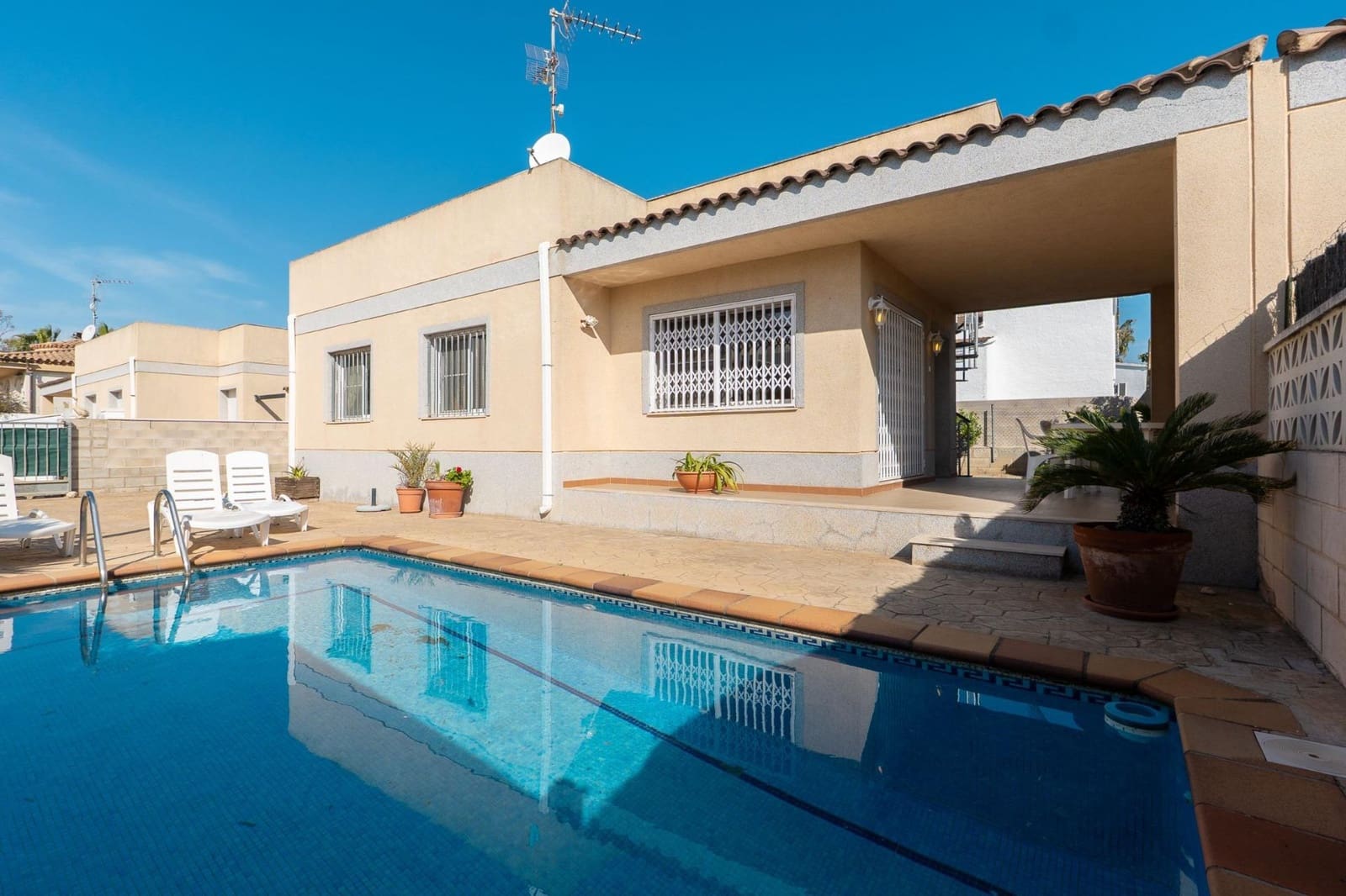 3 bedroom Villa for sale in Deltebre with pool - € 257,900 (Ref: 9701614)