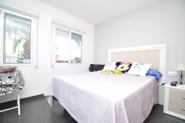 Chalet de 4 habitaciones en Alcanar en venta - 277.000 € (Ref: 9701615)