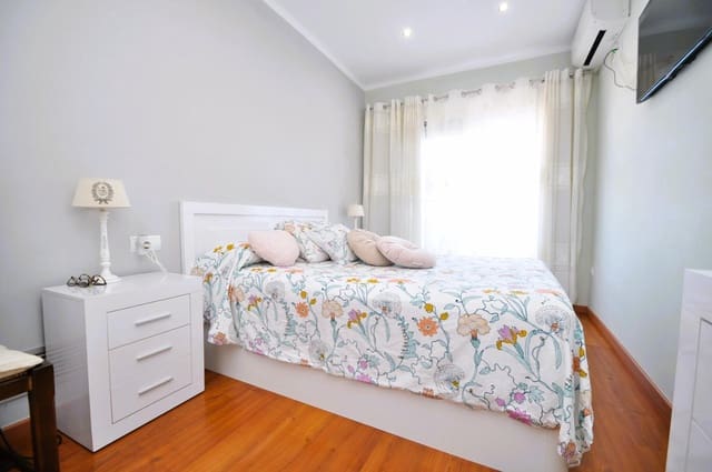 Chalet de 4 habitaciones en Alcanar en venta - 277.000 € (Ref: 9701615)