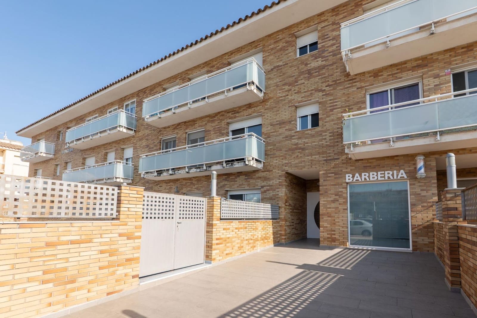 2 soveværelse Lejlighed til salg i L'Aldea med swimmingpool - € 85.000 (Ref: 9711958)