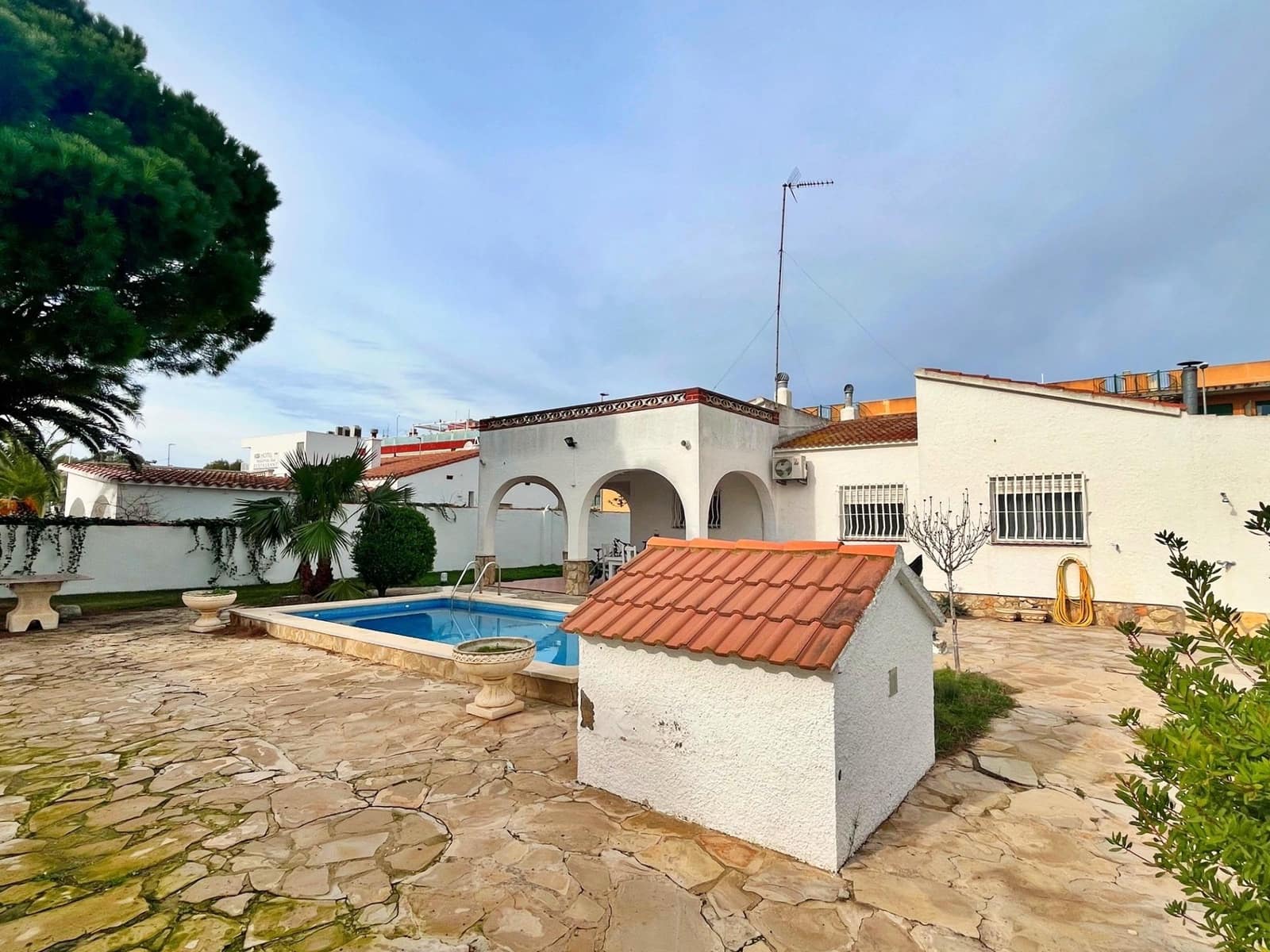 3 bedroom Villa for sale in Amposta with pool - € 350,000 (Ref: 9732088)