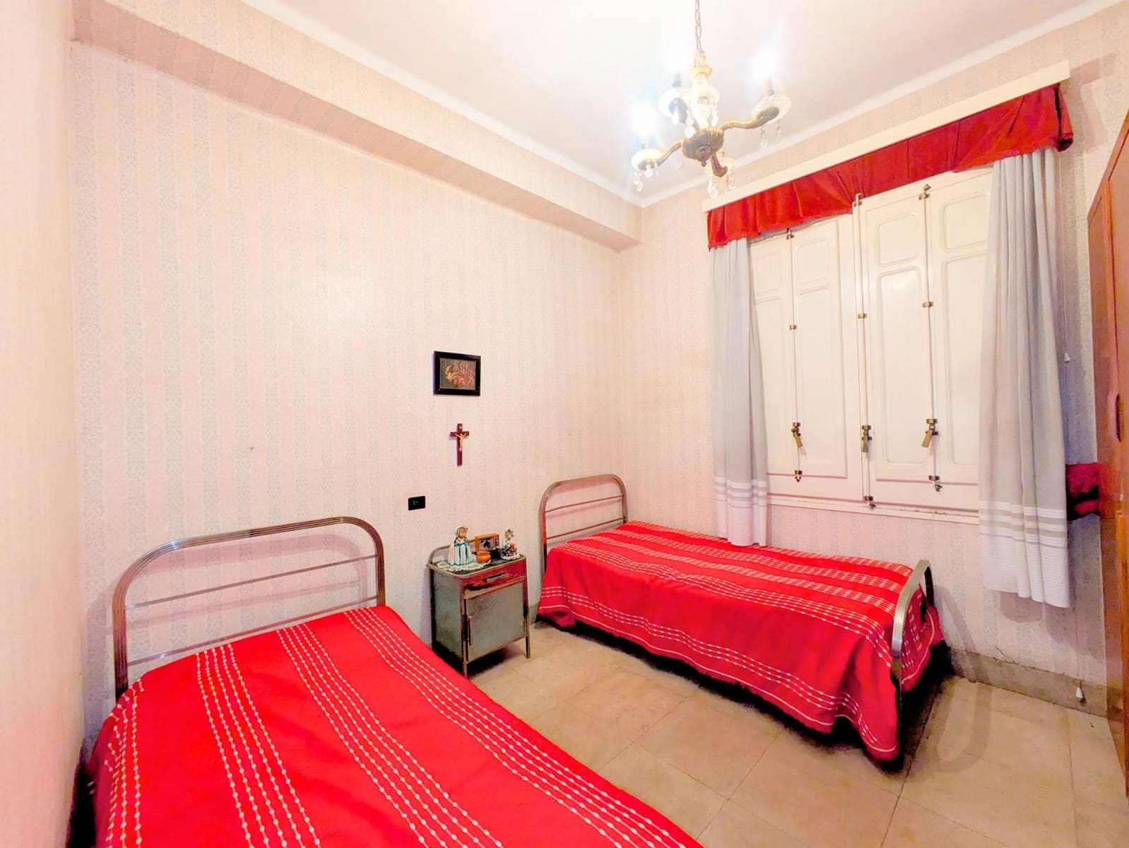 5 bedroom Townhouse for sale in Amposta with garage - € 425,000 (Ref: 9738557)